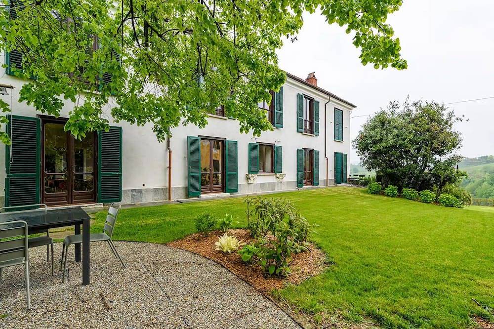 Romantic Italian Villa in the Langhe w/swimming pool in Mondovì, Cuneo Province