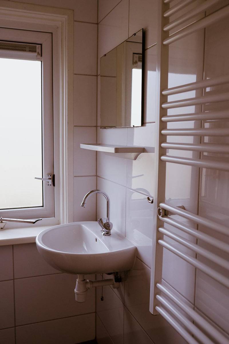 Fisherman's cottage for 6 persons on the water near Lemmer in Bant, IJsselmeer