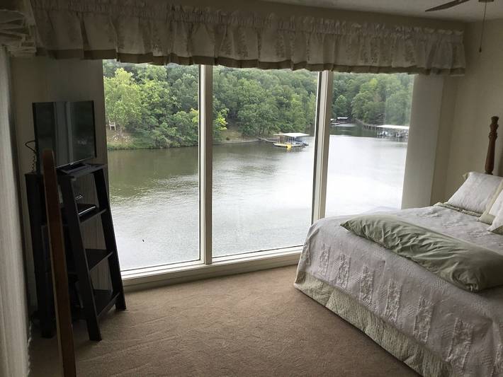 Holiday rental for 4 people, with balcony and pool in Lake of the Ozarks