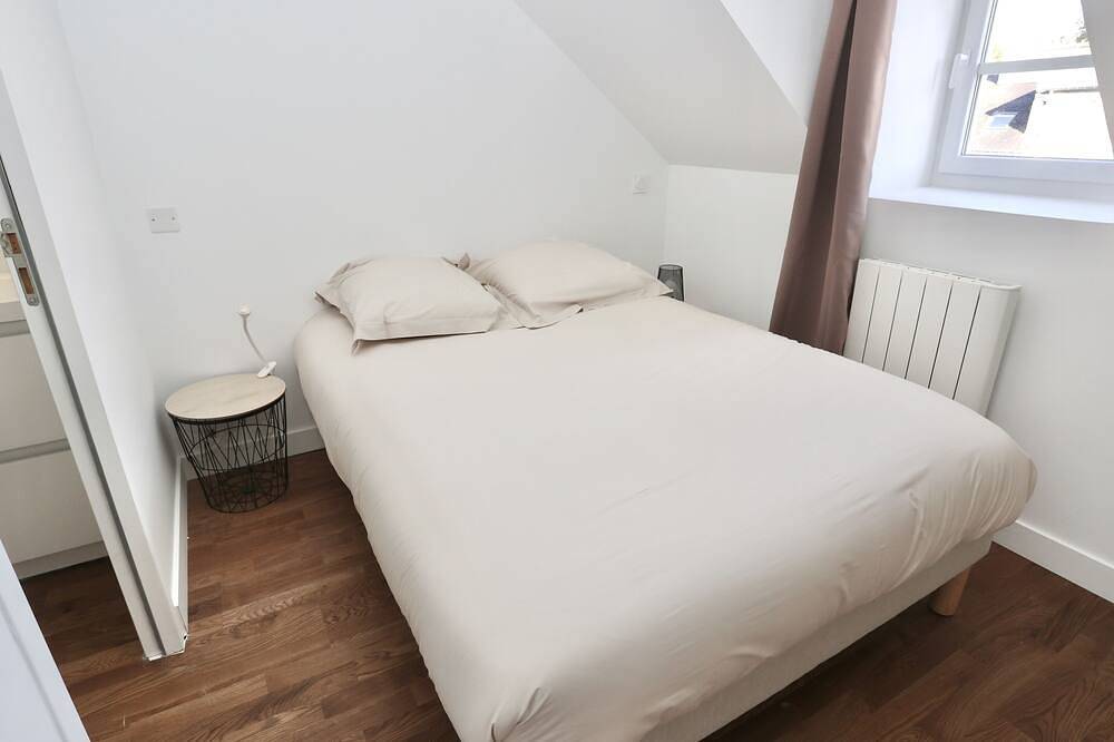 Apartamento entero, Napoléon Gare 8 ★ T2 ★ Dernier Etage ★ Bylocly in Pontivy, Pontivy region
