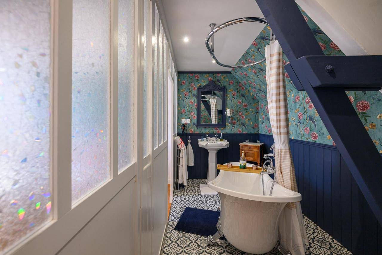 Double Room with Private Bathroom in Saint-Pierre-Église, Région de Cherbourg