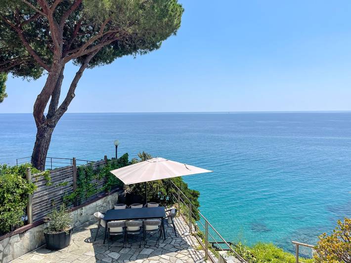 Vacation rental for 6 people, with Terrace and Yard in Ligurian Coast