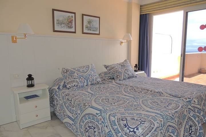 Ganze Wohnung, Superb Apartment mit spektakulärem Cliff Sun Terrasse und Meerblick Prahlerei. in Playa de los Guíos, Santiago del Teide