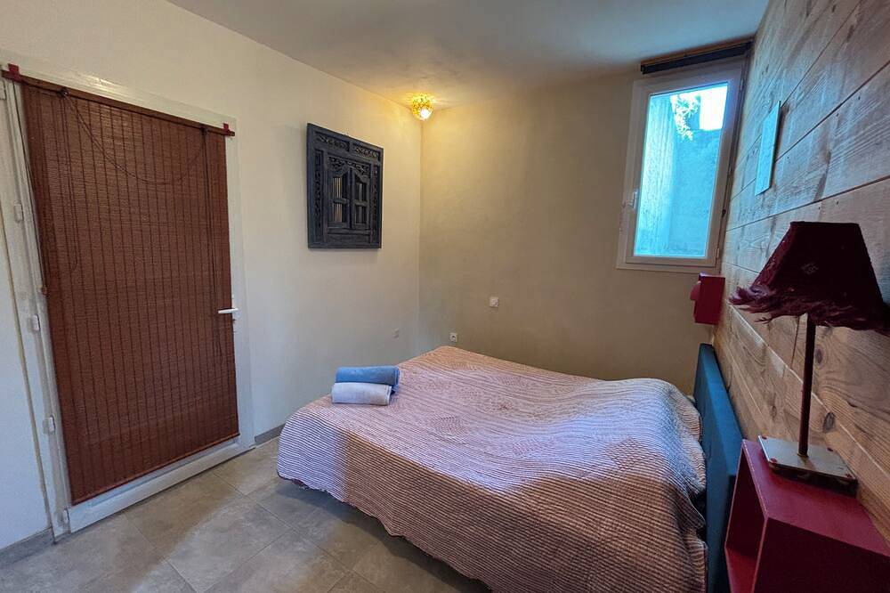 A quiet spot 5 minutes from Uzes with jacuzzi, swimming pool, hiking, cycling ... in Serviers-et-Labaume, Nimes und Umgebung