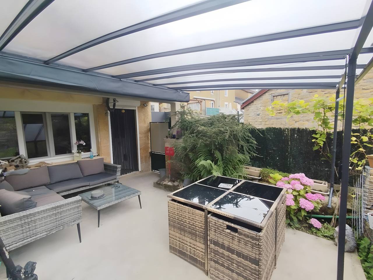 Maison de campagne « La Bergerie » avec terrasse, jardin partagés et Wi-Fi in Boulzicourt, Ardennes
