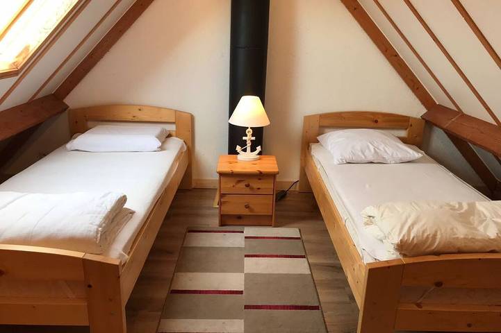 Cozy fisher cottage just behind the dunes in Wenduine, De Haan