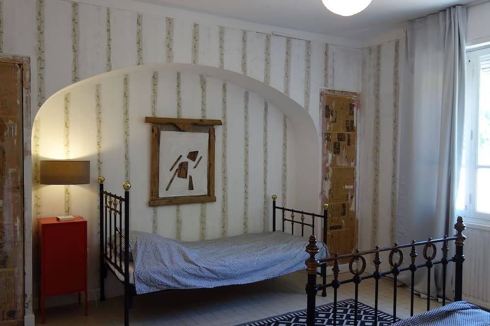 Ganze Wohnung, Large garden by the river and in the town center in Lodève, Lodève und Umgebung