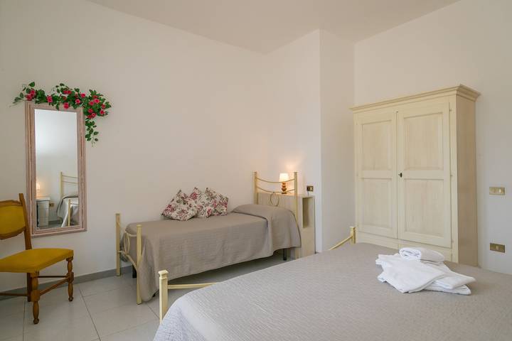 Agriturismo 'I Debbi - L'Olivo' con veranda privata, Wi-Fi e aria condizionata in Bibbona, Costa degli Etruschi