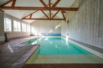 Cottage pour 2 personnes, avec vue ainsi que jardin et piscine dans Maen-Roch