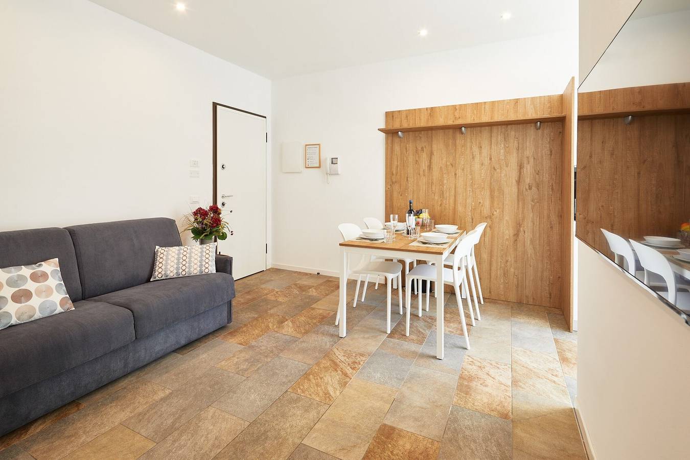 Entire apartment, Holiday Apartment "Iris" close to Lake Garda with Wi-Fi & Garden in Varone, Riva del Garda
