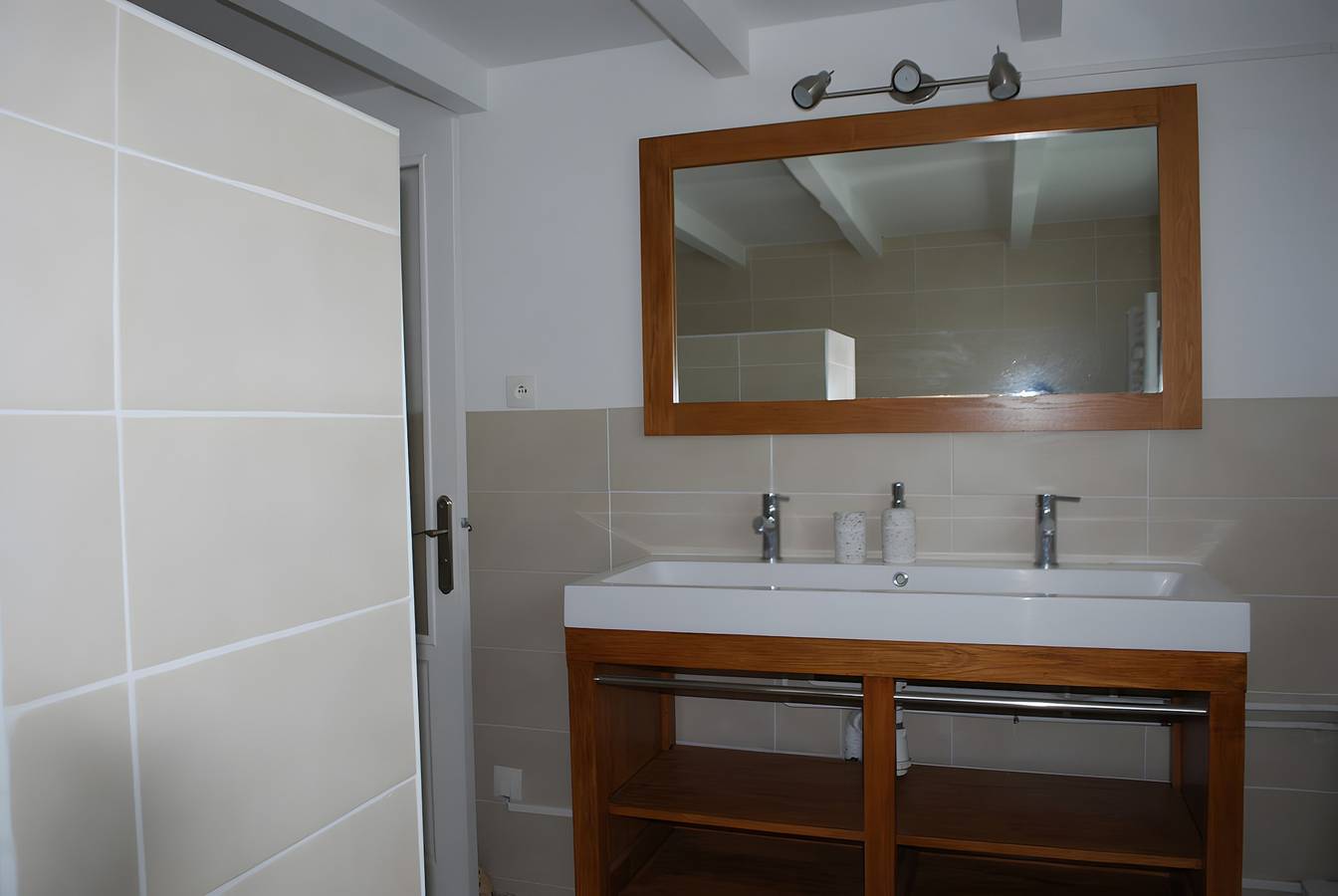 Room 'Domaine De La Barthe - Rose Room' with Pool, Shared Terrace and Wi-Fi in Garrey, Dax region