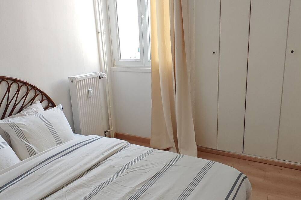 Entire apartment, 5 min Lille Europe, fully equipped, sleeps 6 in Mons-en-Barœul, Lille region