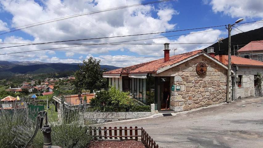 Casa rural para 2 personas, con Terraza y Jacuzzi además de Jardín y Piscina en Provincia de Orense - 4