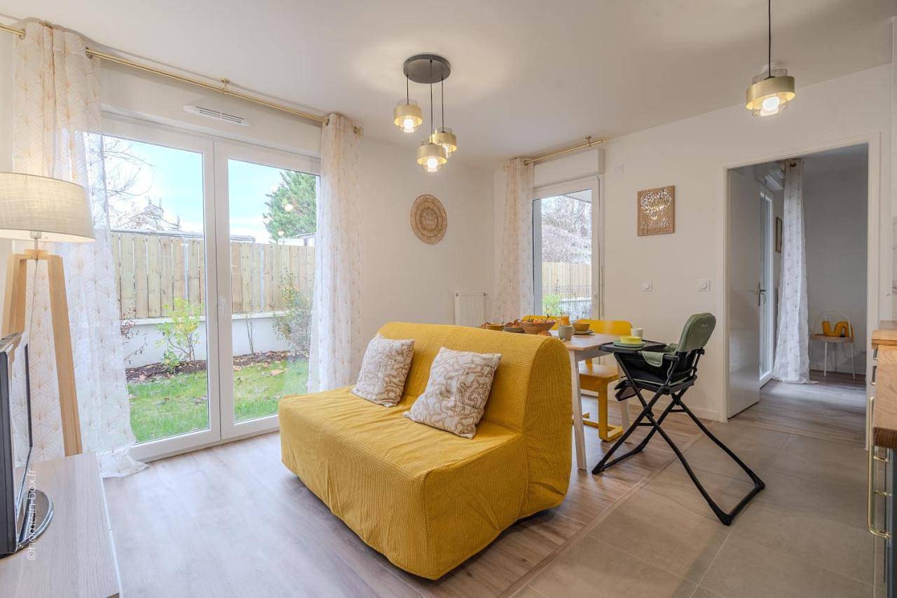 Appartement entier, T2 familial avec jardin, calme à 15 min de Disney in Crécy-la-Chapelle, Seine-et-Marne