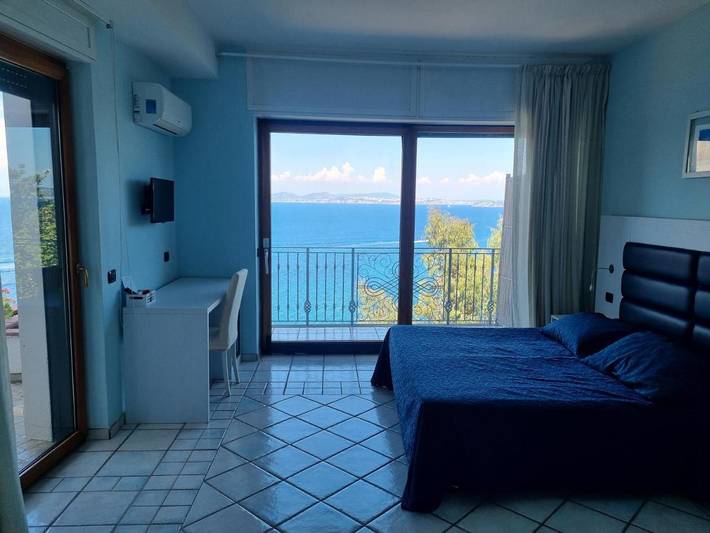 BnB für 4 Personen, mit Garten und Ausblick auf Ischia