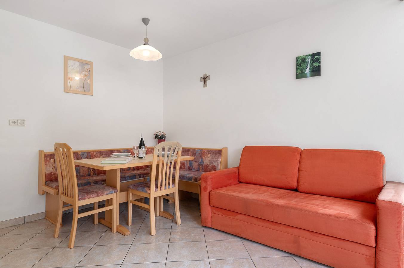 Entire apartment, Apartment 'Wohnung 1' with Mountain View, Shared Garden and Wi-Fi in Sarnvalley, Sarntal Alps