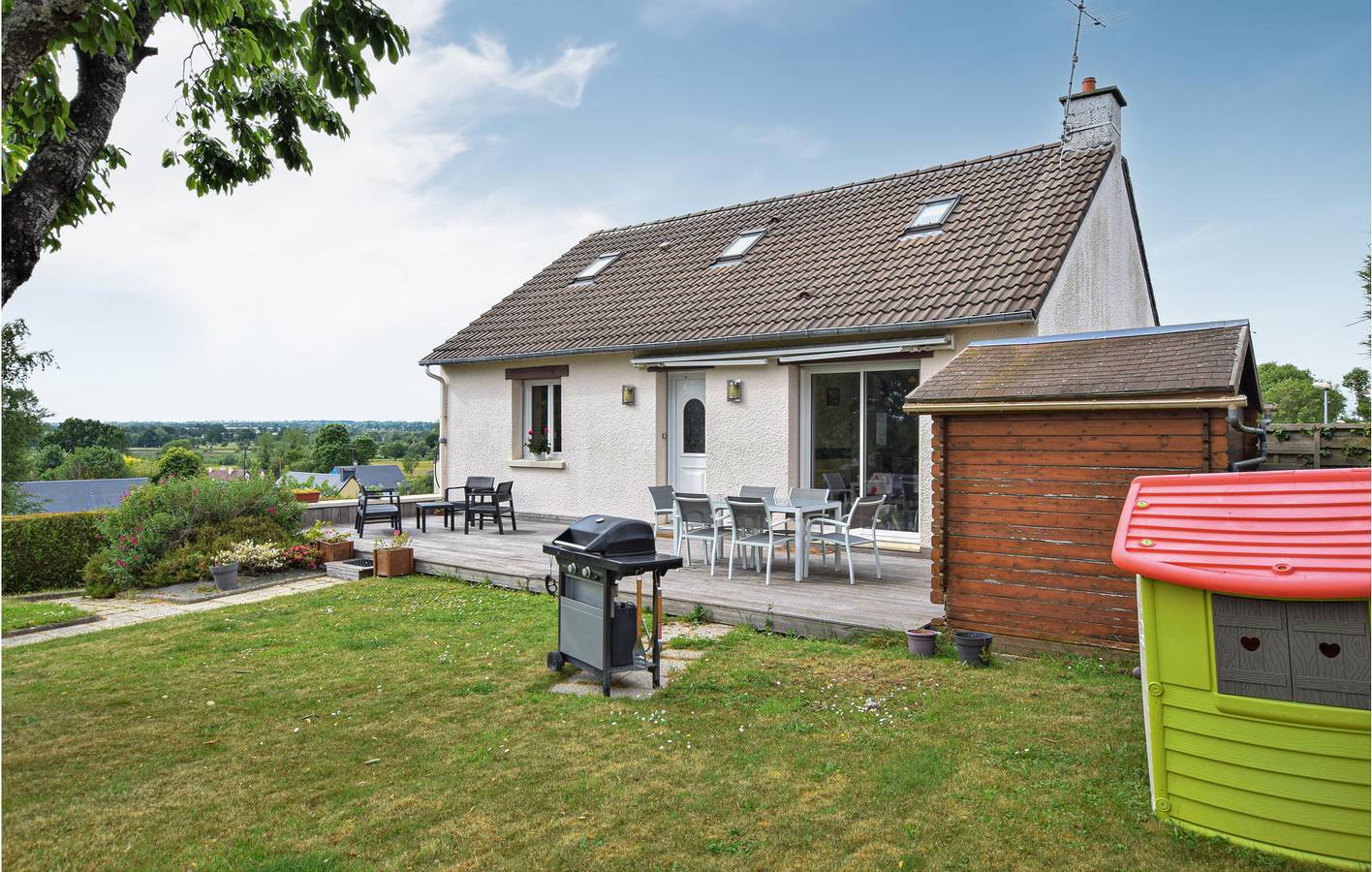 Cozy 2BR Apt near Avranches & La Sée in Marcey-les-Grèves, Baie du Mont-Saint-Michel