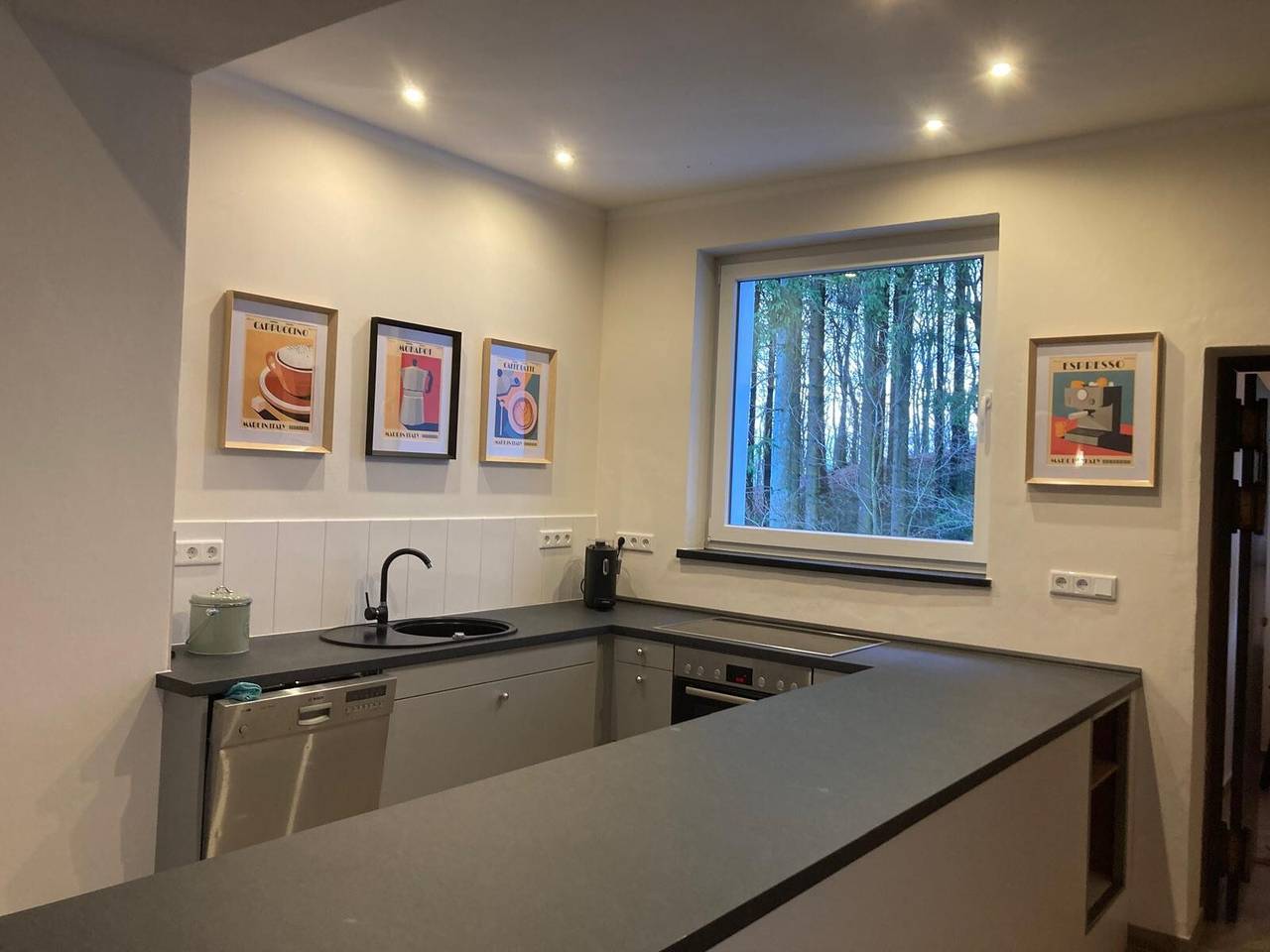 Ganze Wohnung, Apartment „Suiten im Alten Berghotel Theresia“ mit Bergblick, Gemeinschaftsgarten & Wlan in Eslohe, Hochsauerlandkreis