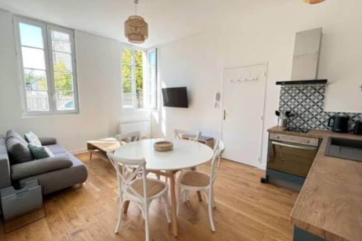 Gîte pour 4 personnes, avec vue et terrasse dans Port de plaisance de Rochefort - 2