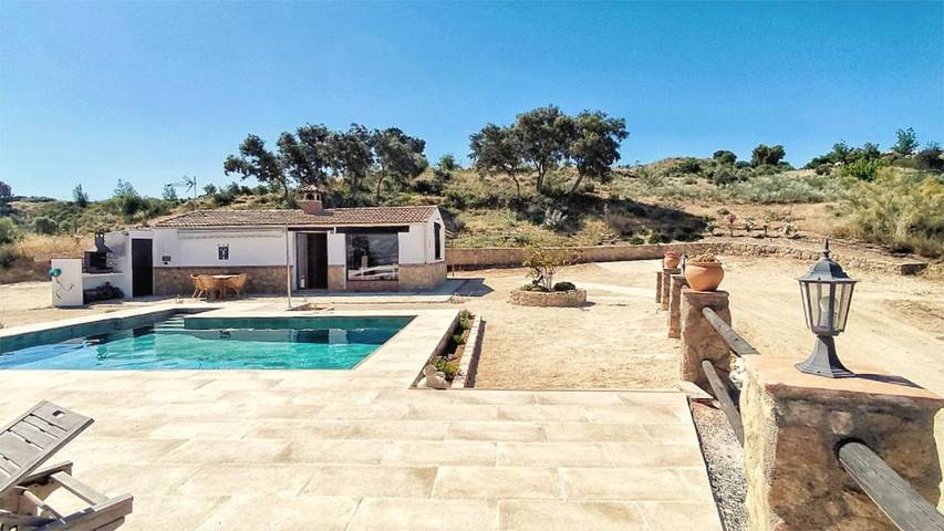 Chalet para 2 personas, con terraza y piscina además de jardín y vistas en Serranía de Ronda