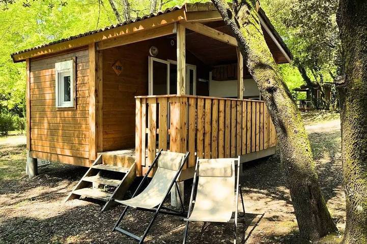 Chalet pour 4 personnes, avec piscine et terrasse