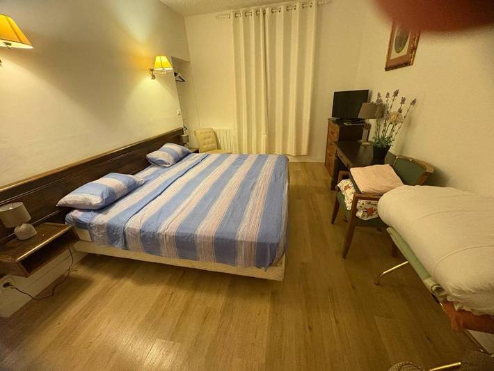 Hôtel pour 2 personnes, avec vue ainsi que vue sur le lac et jardin, adapté aux familles à Sennely - 3