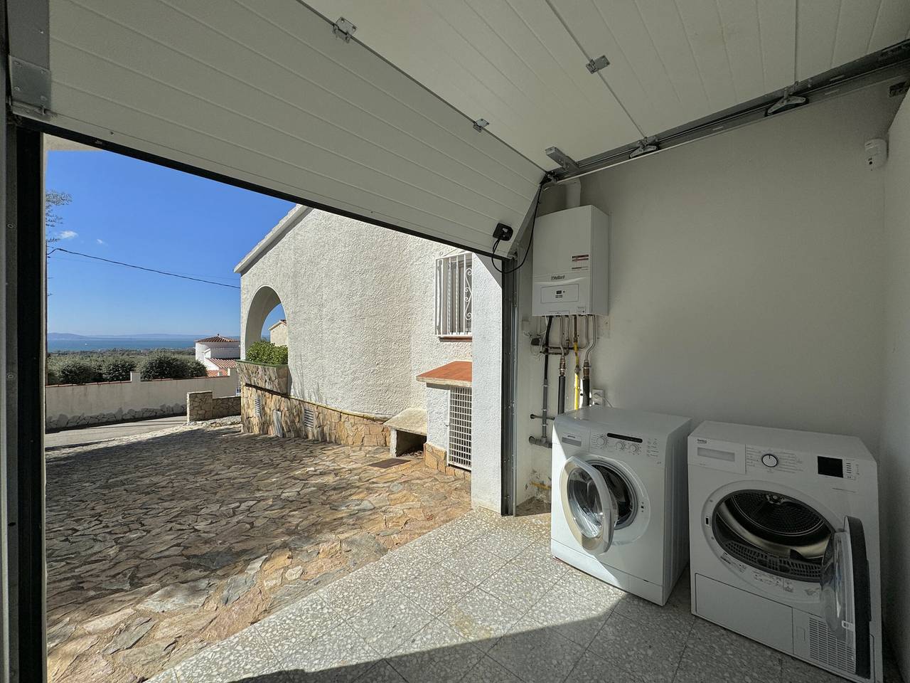 Villa 2 dormitorios en Rosas con piscina privada y aire acondicionado in El Mas Fumats, Roses