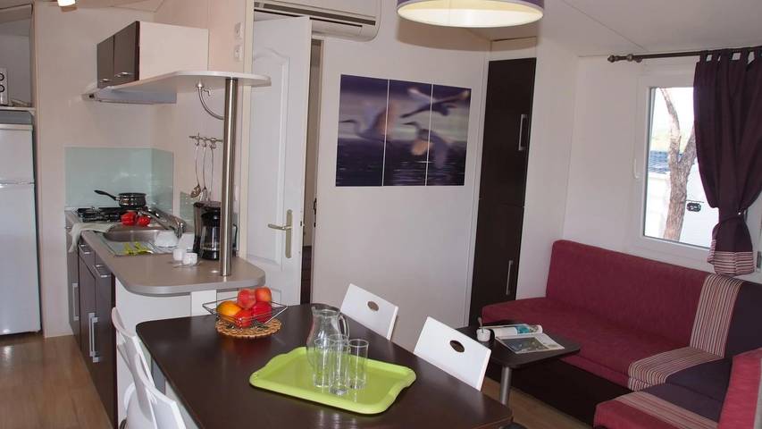 Mobil home pour 8 personnes, avec jacuzzi et bassin pour enfant à Le Muy - 3