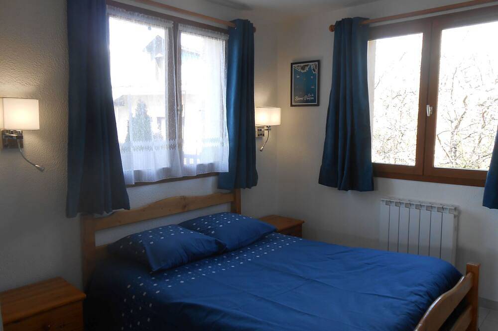 Entire apartment, T2 Between lake and mountains in Savines, 300m from the lake in Savines-le-Lac, Écrins National Park
