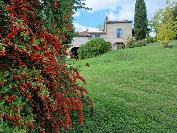 Appartamento vacanze per 2 persone, con panorama e giardino nonché piscina, con animali domestici in Pesaro-Urbino