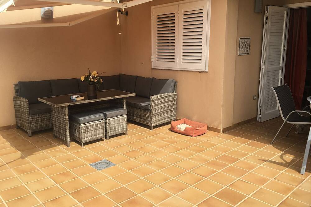Apartamento entero, Lujoso apartamento junto al mar, grandiosa terraza de ensueño, piscina, animales in Porís de Abona, Tenerife Sur