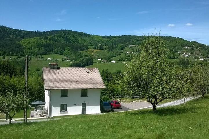 Gîte pour 4 personnes, avec jardin à Le Syndicat