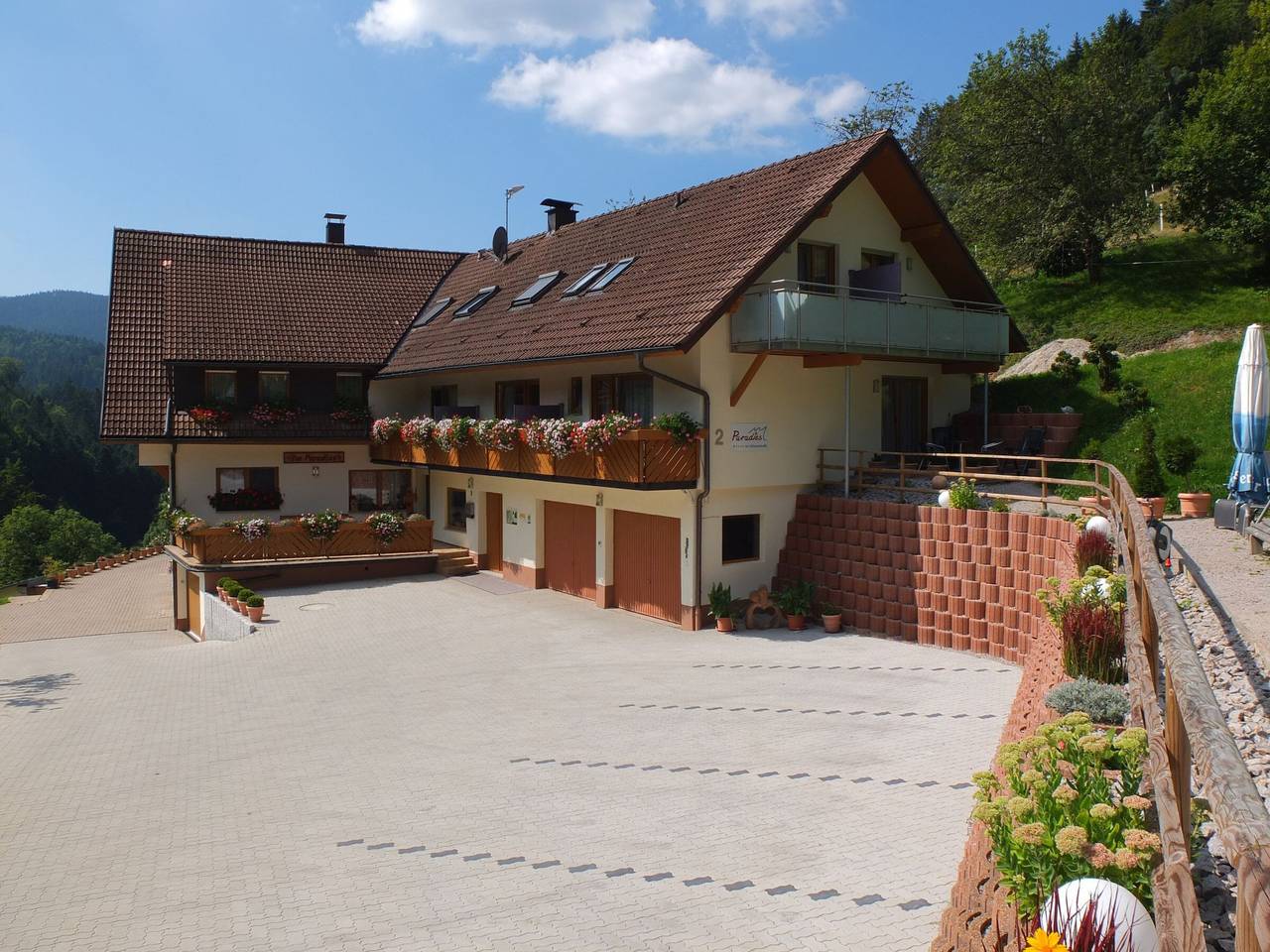 Ganze Wohnung, Paradies im Schwarzwald: Ferienwohnung 'Paradies' mit Bergblick, Gemeinschaftsterrasse und Wi-Fi in Bad Peterstal-Griesbach, Mittlerer Schwarzwald