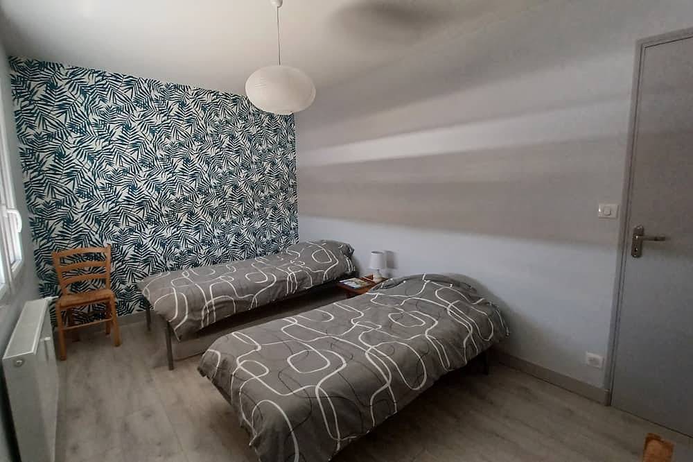 Ganze Wohnung, 3 guest rooms for 6 people on the sixth floor, panoramic view of Rochefort in Rochefort, Rochefort und Umgebung