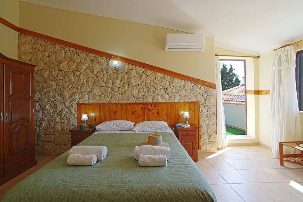 Gezellig appartement in vakantiehuis met zwembad, airco, Wifi, Tv, terras, panorama en parking in Paderne, Faro District
