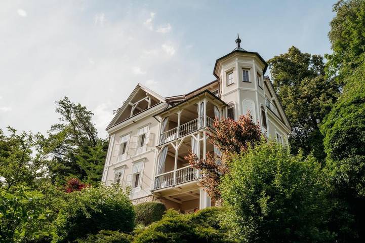 Ferienwohnung für 3 Personen, mit Garten und Seeblick sowie Ausblick in Pörtschach am Wörthersee