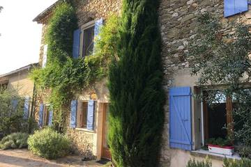 Location de vacances pour 10 personnes, avec terrasse et jardin à Charols