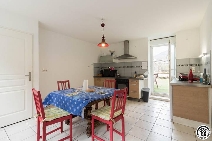 Gîte pour 5 personnes, avec Terrasse et Jardin