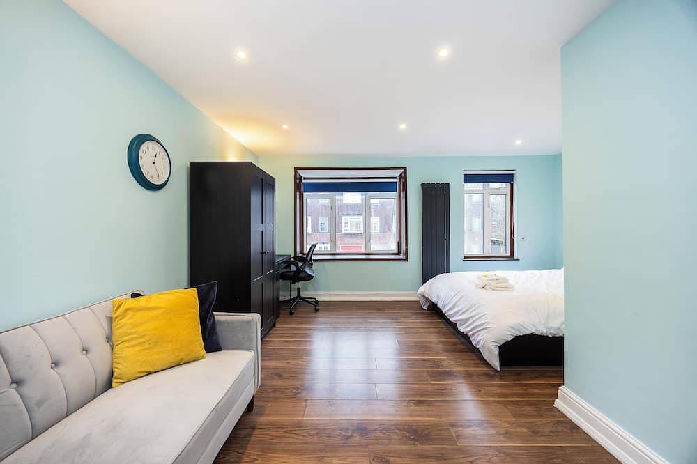 Apartamento entero, Private Garden & Parking | Entire Home Thamesmead in Bexley, Londres