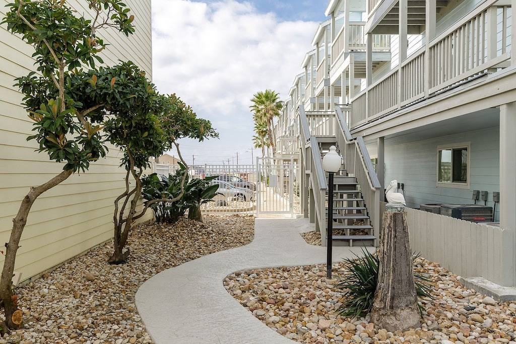 Ganze Wohnung, Poolside condo in a Beachfront complex with Beautiful Modern Upgrades in North Padre Island, Corpus Christi