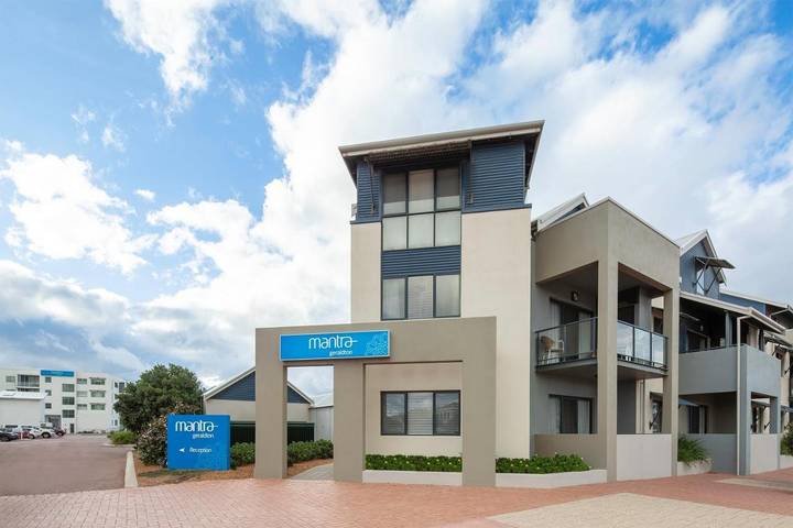 Aparthotel para 2 personas, con jacuzzi además de jardín y piscina - 1