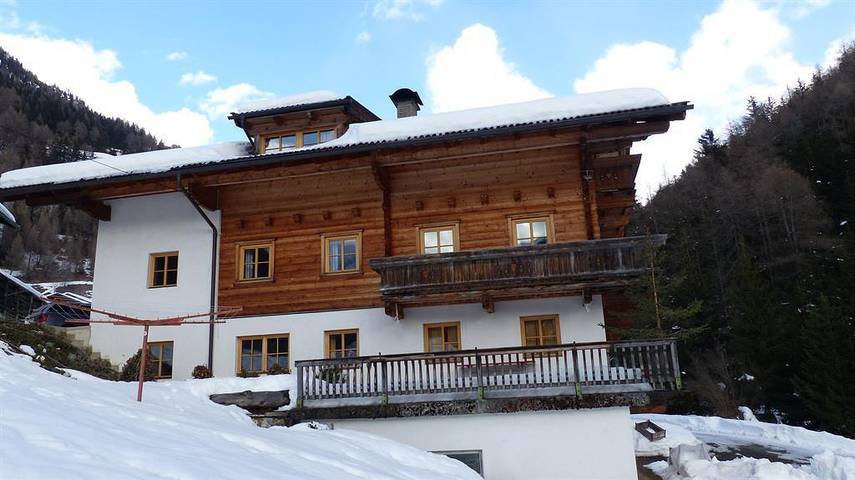 Ferienwohnung für 5 Personen, mit Balkon und Garten, kinderfreundlich