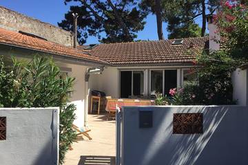 Gîte pour 8 personnes, avec terrasse dans Office De Tourisme De Soulac