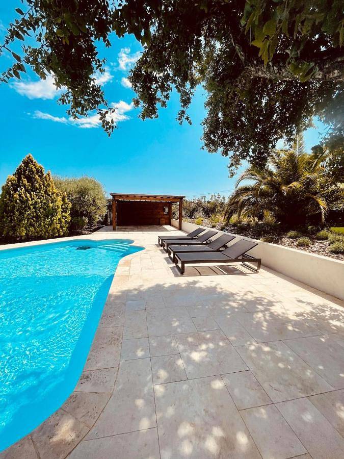 Location de vacances pour 14 personnes, avec piscine ainsi que vue et jardin à Tanneron - 3