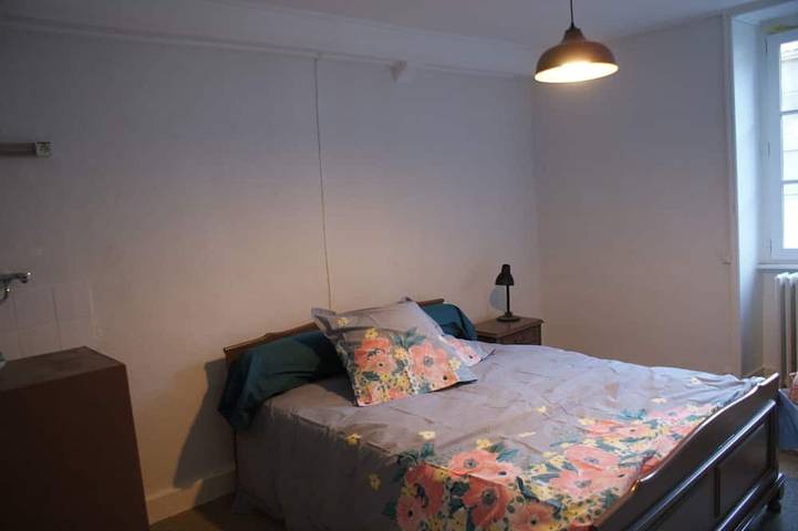 Location de vacances pour 5 personnes, avec terrasse et jardin à Pontgibaud - 4