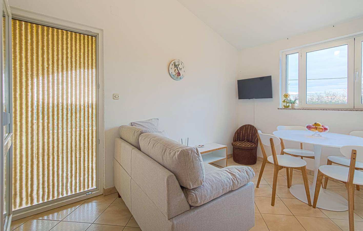 Apartamento vacacional entero, Apartamento de vacaciones para 4 personas con terraza in Biograd Na Moru, Region De Zadar