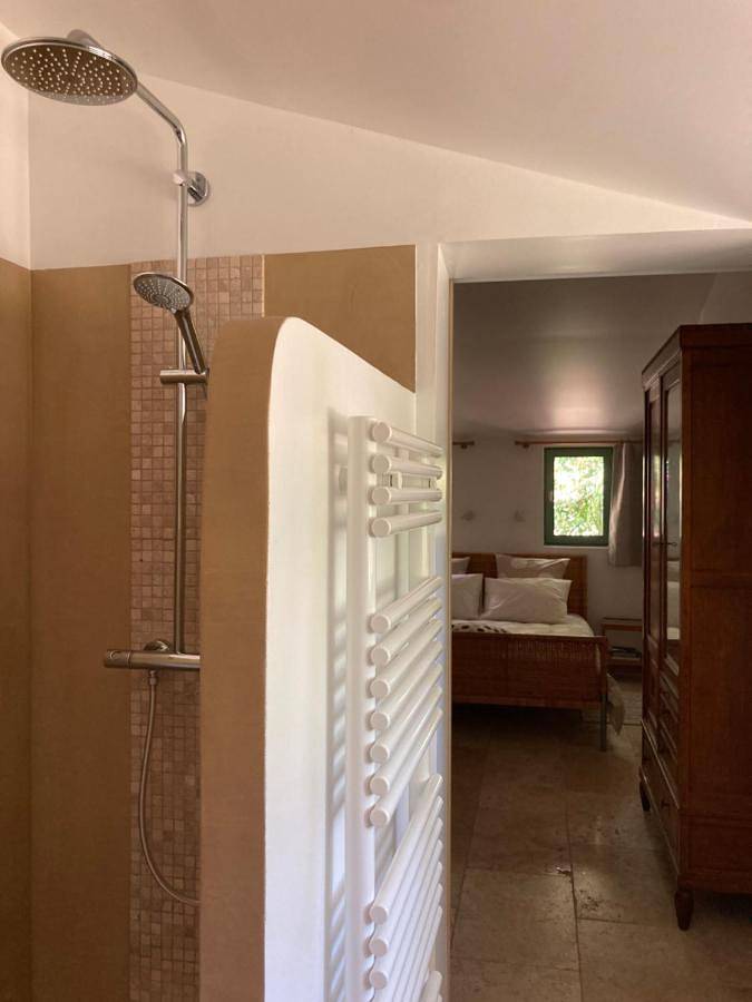 Location de vacances pour 2 personnes, avec jardin et piscine à Saint-Quentin-la-Poterie - 2