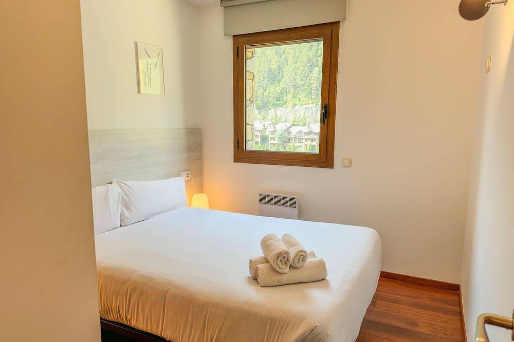 Entire apartment, Modern Apartment in Arinsal - 5 pers, Parking in Pal Arinsal