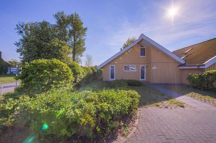 Ferienhaus für 6 Personen, mit Balkon und Whirlpool sowie Terrasse und Garten in Rechlin - 2