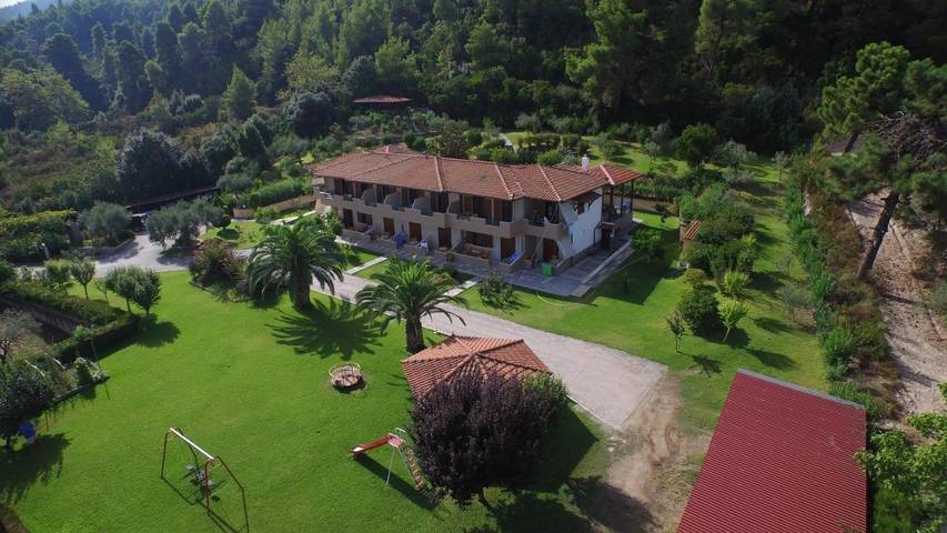 Ferienwohnung für 2 Personen, mit Balkon und Terrasse sowie Garten und Ausblick